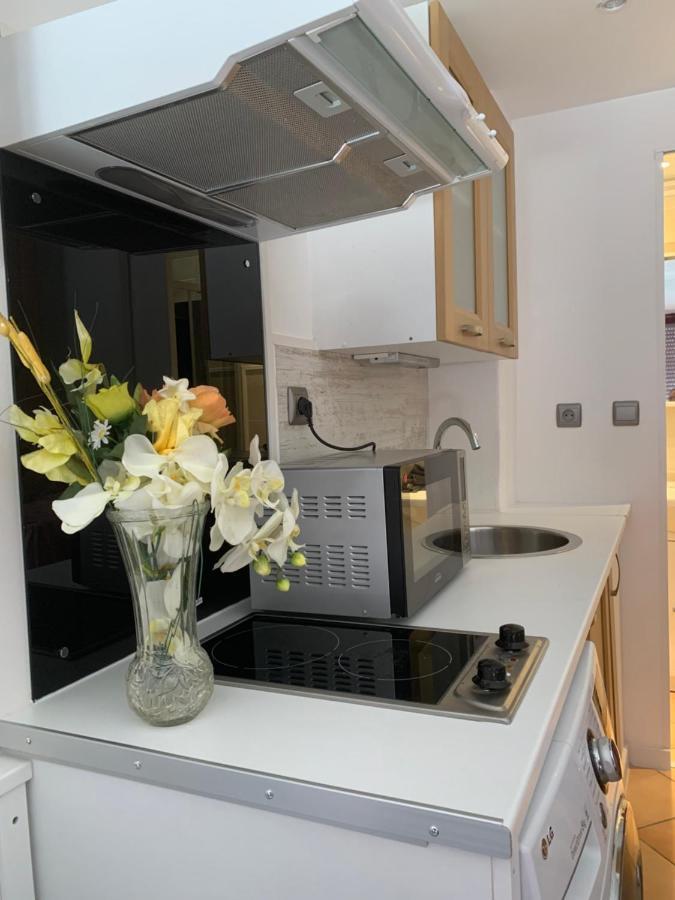 Joli Studio Tout Confort Avec Toutes Commodites Vaulx-en-Velin Exterior foto