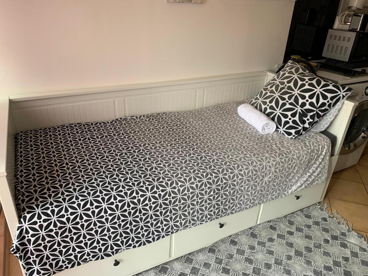 Joli Studio Tout Confort Avec Toutes Commodites Vaulx-en-Velin Exterior foto